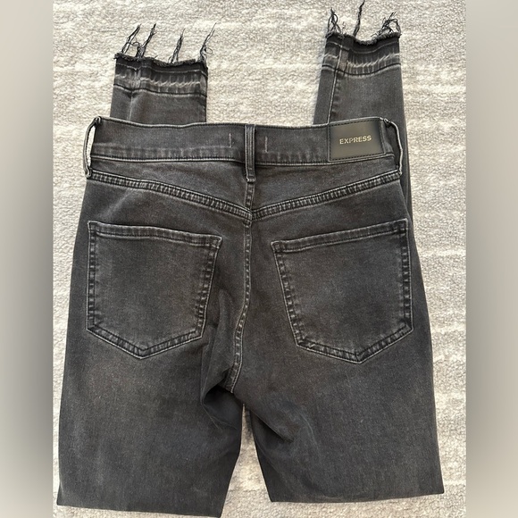 Express Mid Rise Skinny Jeans With Frayed Hem - Picture 2 of 5